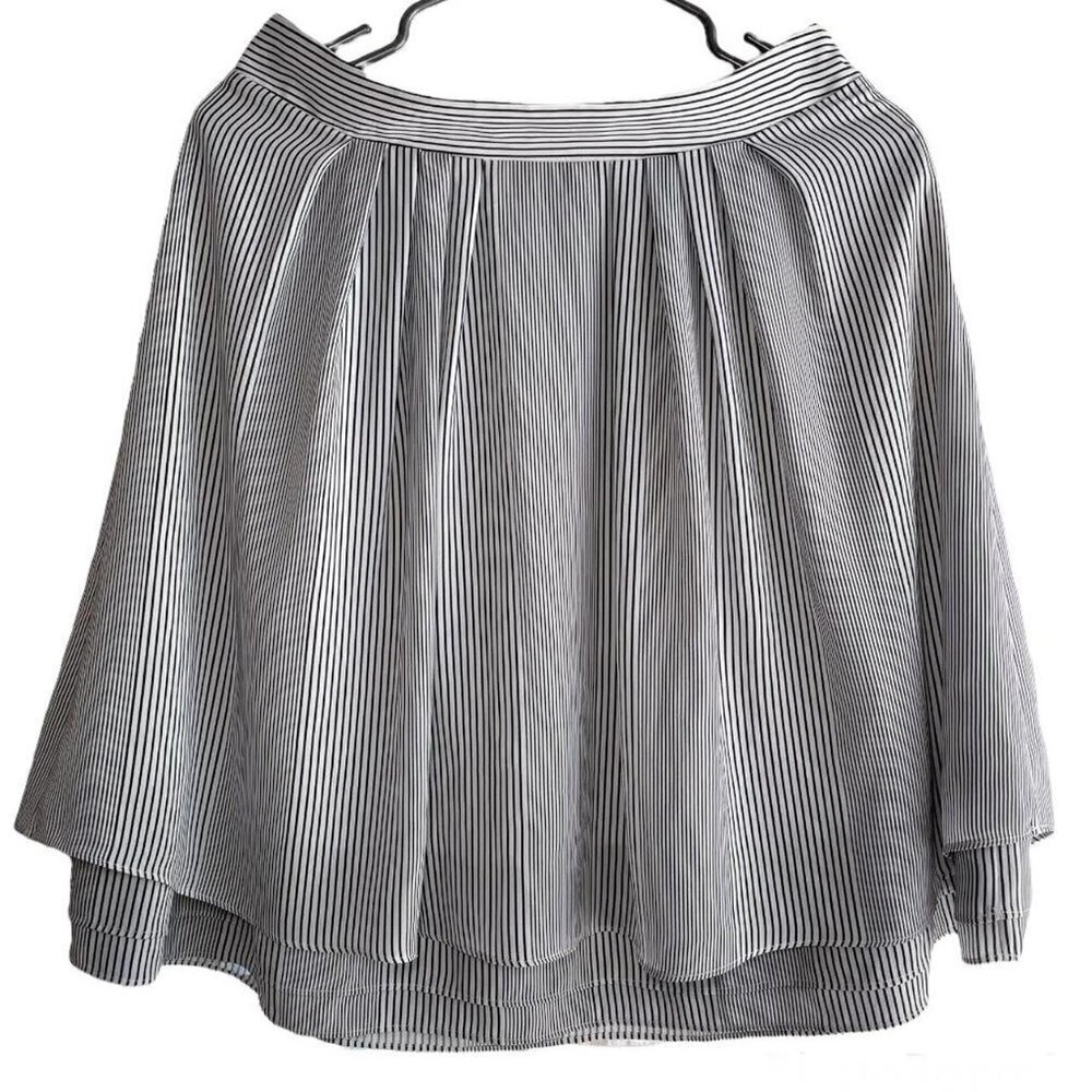 KARL Lagerfeld Paris Skirt size 4